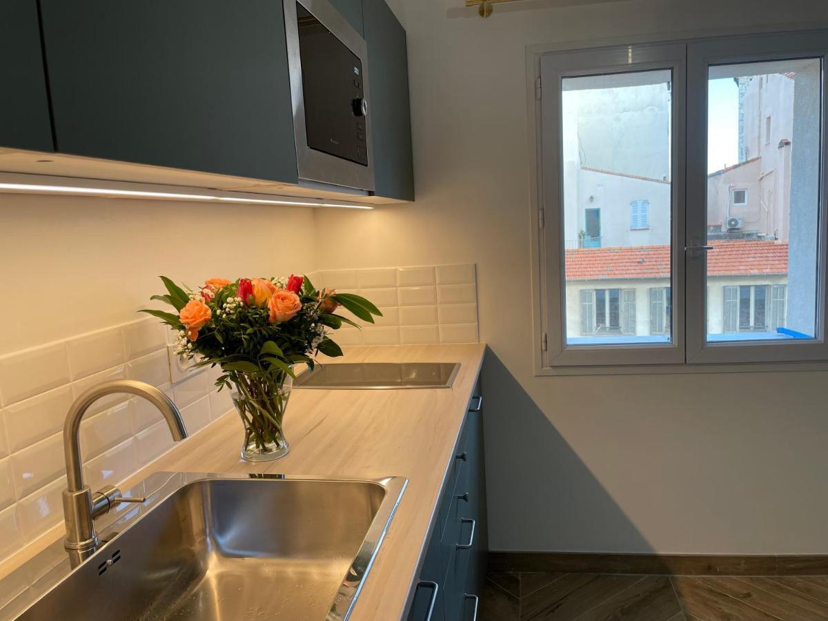 Nice Renting - Massena - Loft - Heart Of Vieil Antibes - The Market With Sea View Экстерьер фото